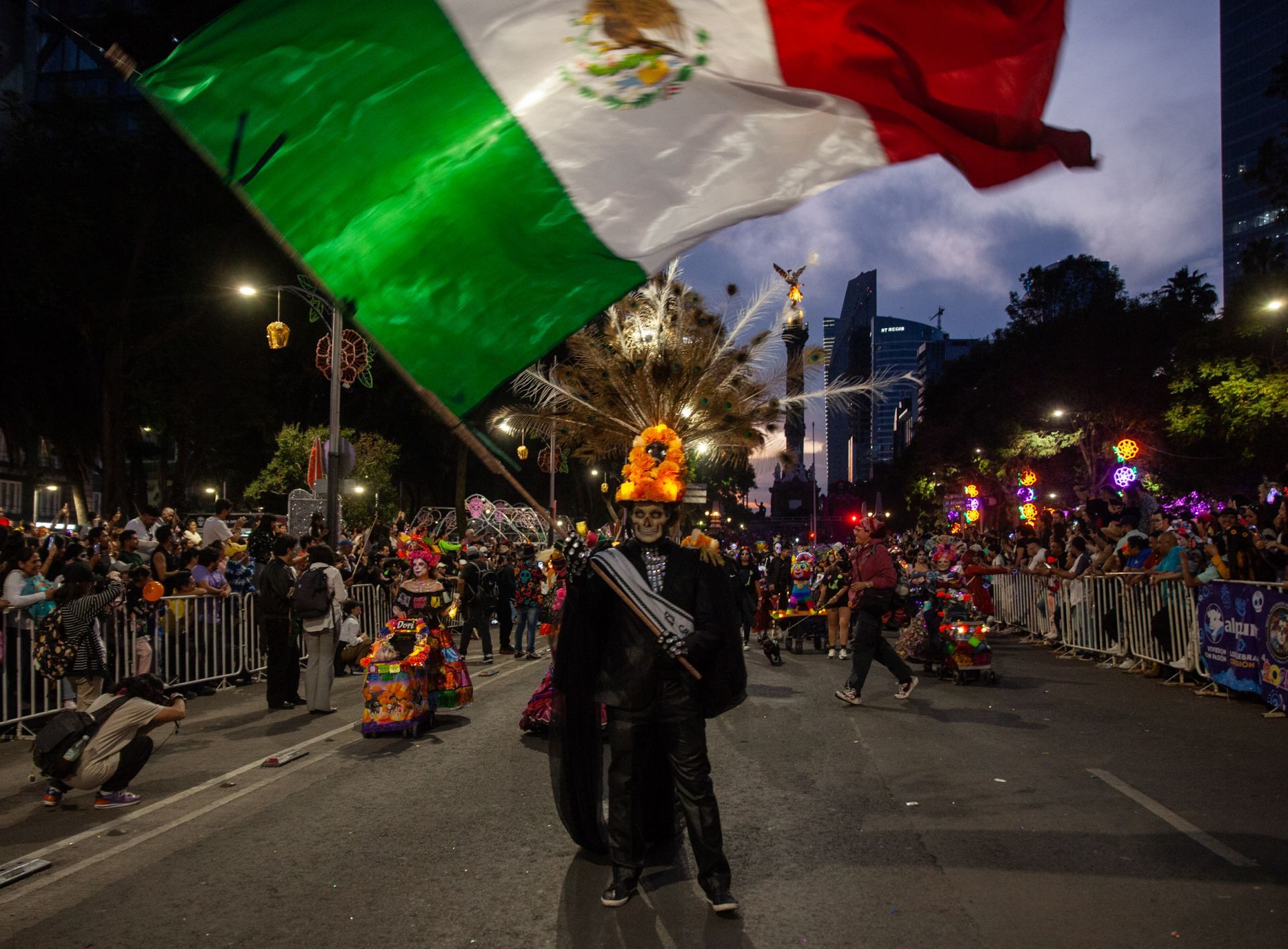 Paso de catrinas en avneida Reforma, en CDMX